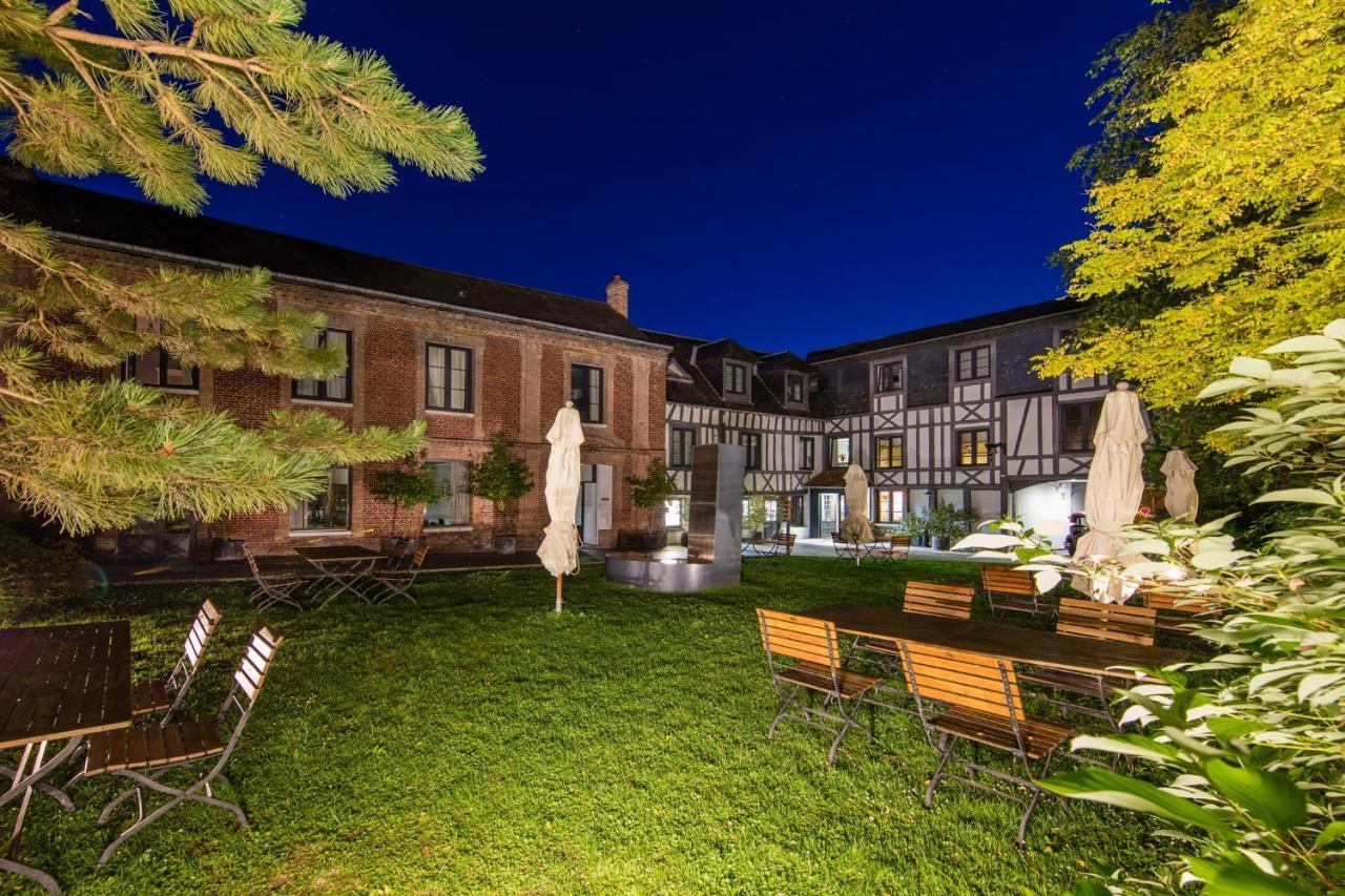 Hôtel La Licorne&Spa Lyons-la-Forêt Esterno foto
