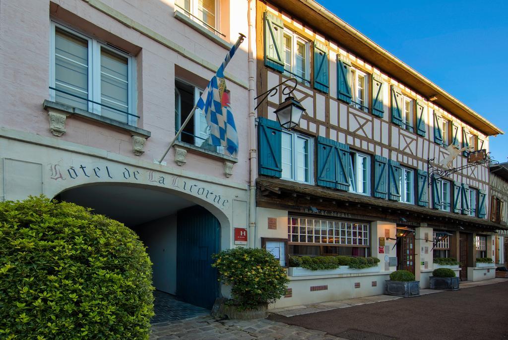 Hôtel La Licorne&Spa Lyons-la-Forêt Esterno foto